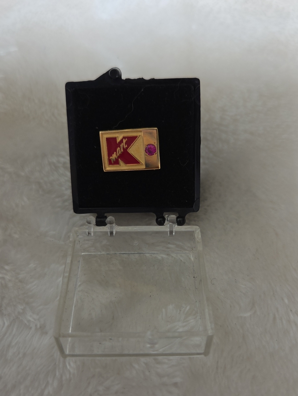 KMart Employee Award Tie Tac Pin. NIB. 10 Year Anniversary. Unisex.